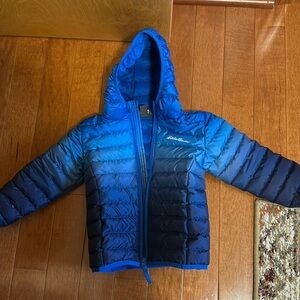 Toddler boy Eddie Bauer warm but lightweight down jacket size 3T Blue ombré.